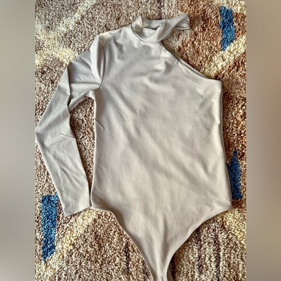 Abercrombie & Fitch Tops - Abercrombie One-Shoulder Long Sleeve Mock Neck Bodysuit